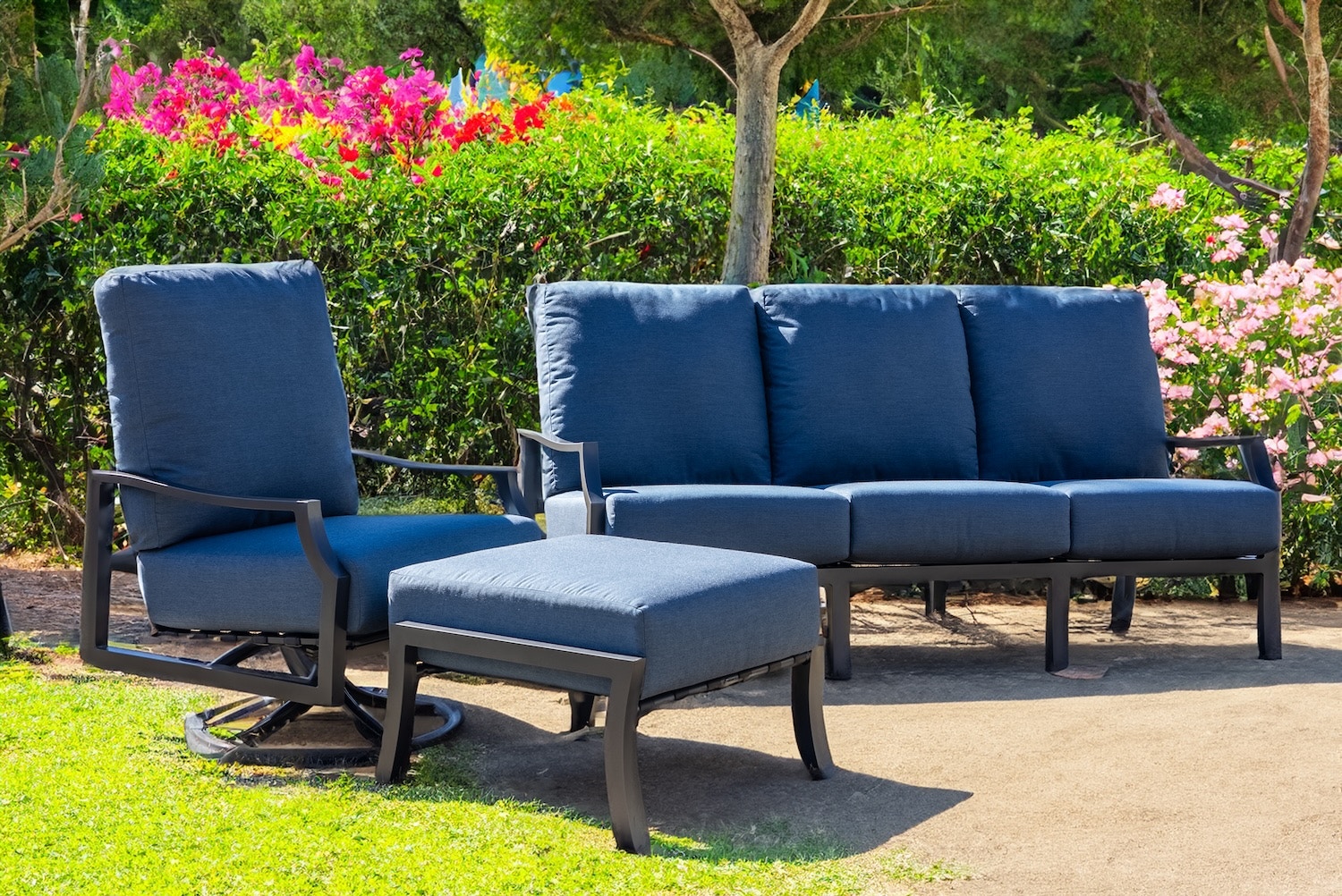 Woodard Patio Furniture 3S0420TR Nico Sofa